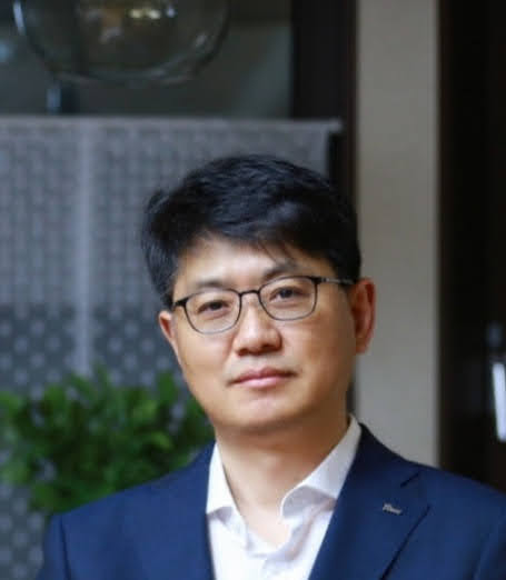 Speaker Huntae KIM